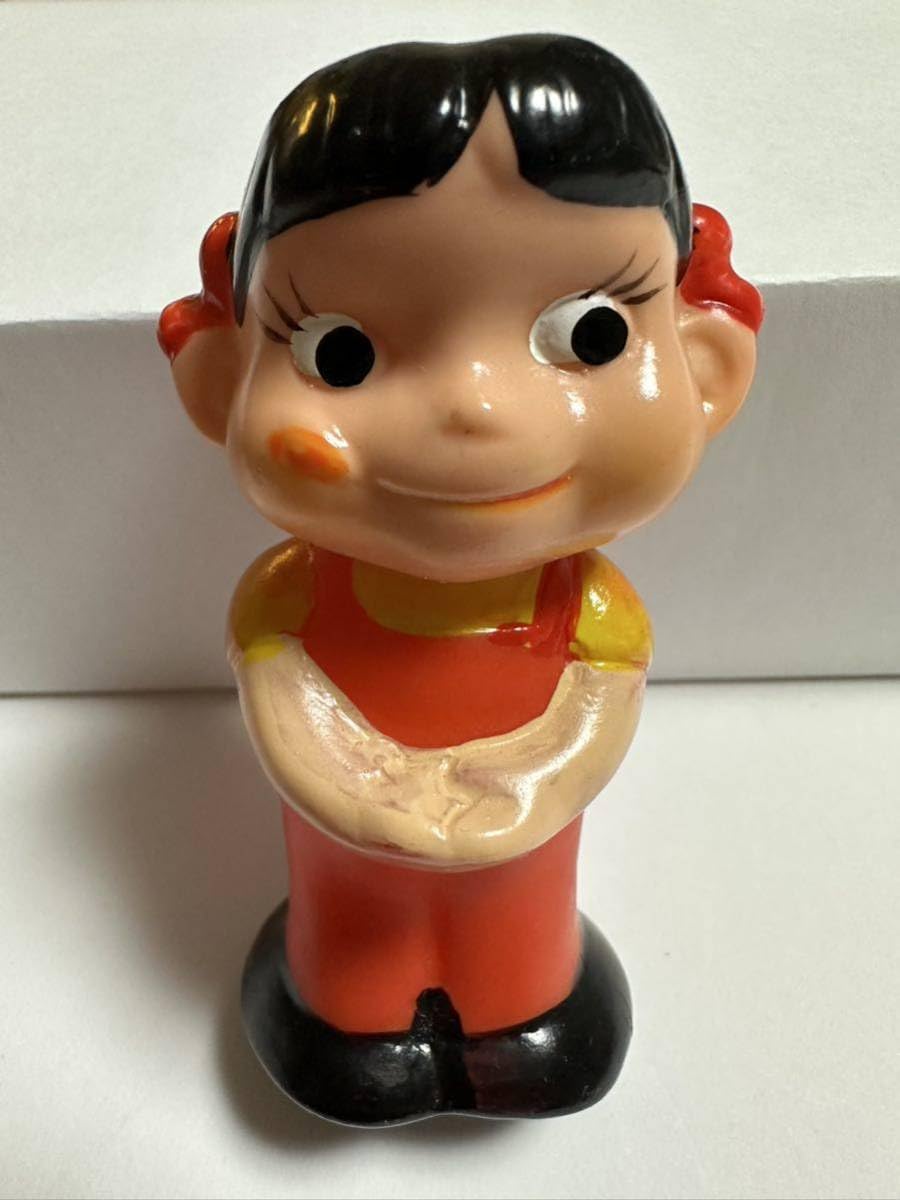 不二家 ペコちゃん ソフビ　フィギュア　マグネット 磁石付　手塗り 昭和レトロ Amazon.co.jp: 古い 不二家 マグネット ペコちゃん 磁石付完品 手塗り